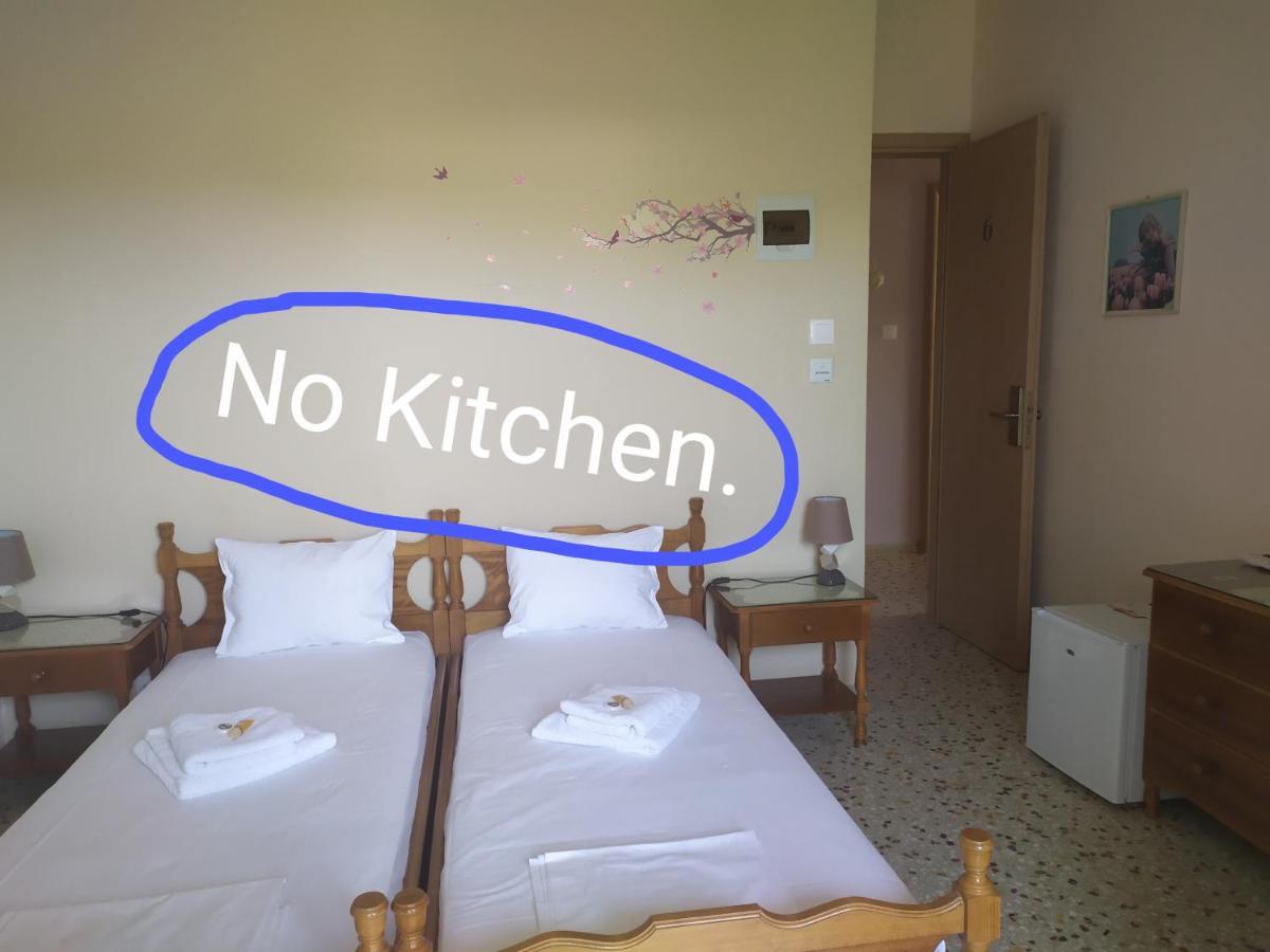 Finikas Rooms Agia Marina  Habitación foto