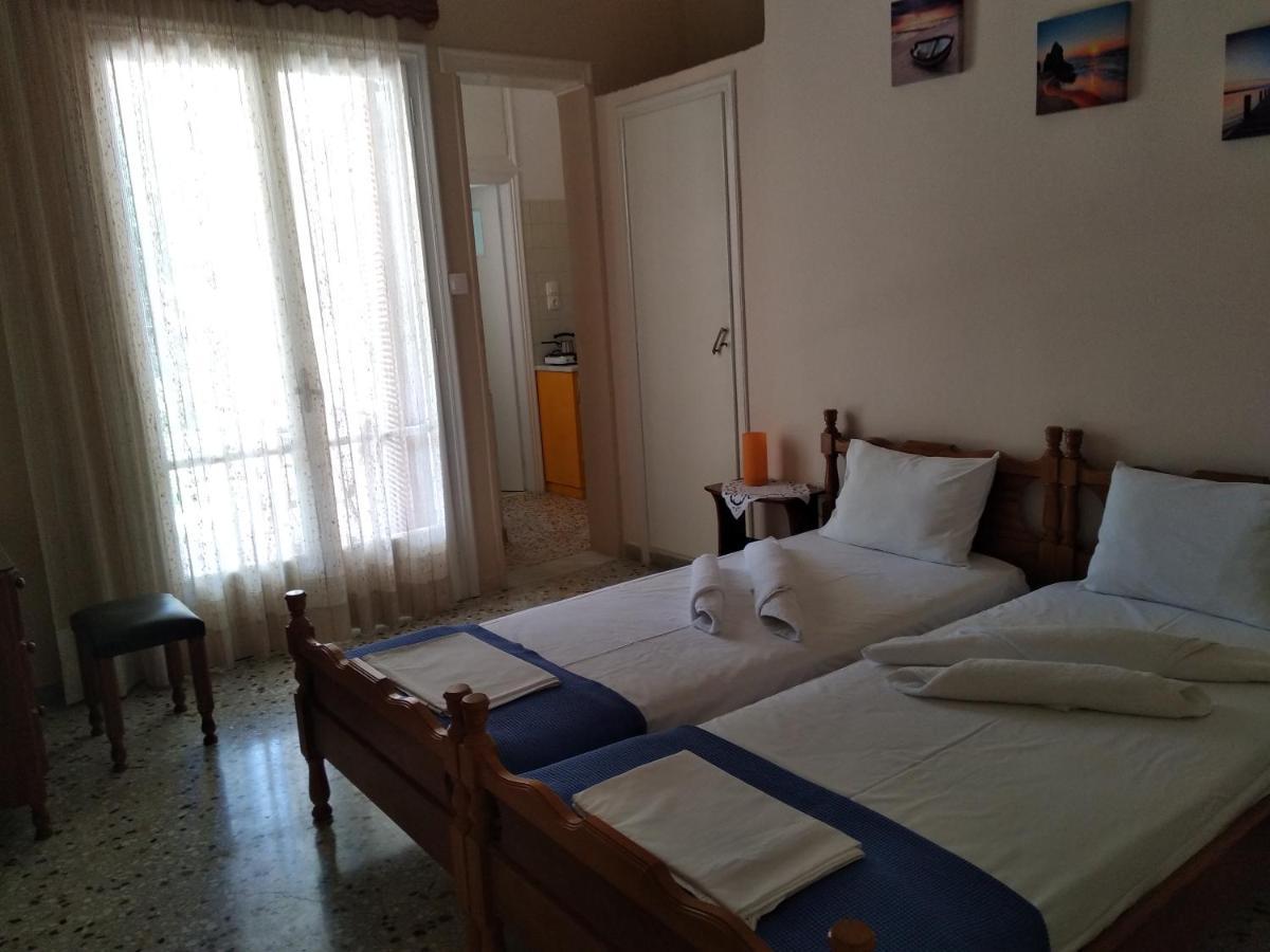 Finikas Rooms Agia Marina  Exterior foto