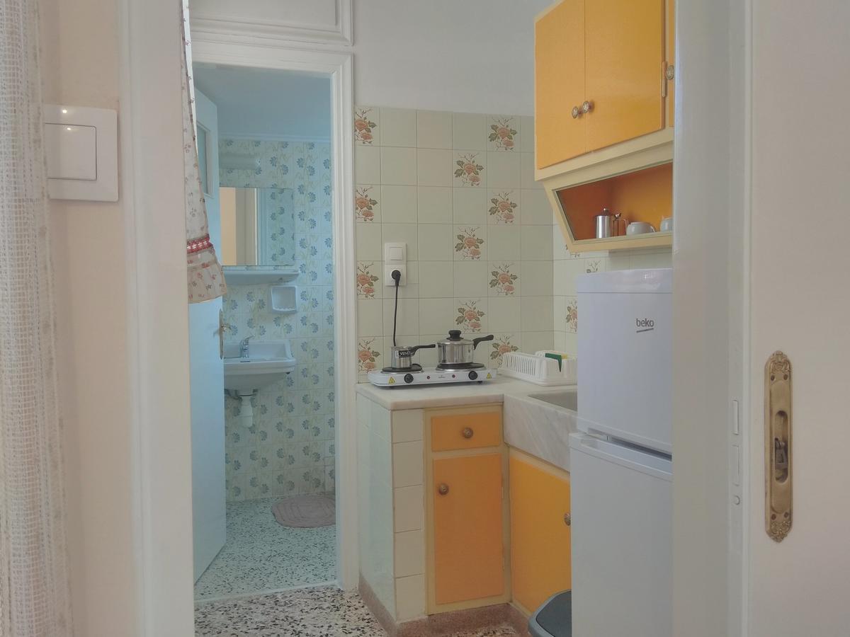 Finikas Rooms Agia Marina  Exterior foto