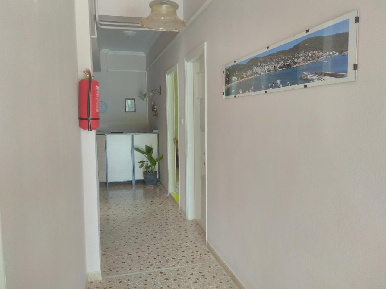 Finikas Rooms Agia Marina  Exterior foto