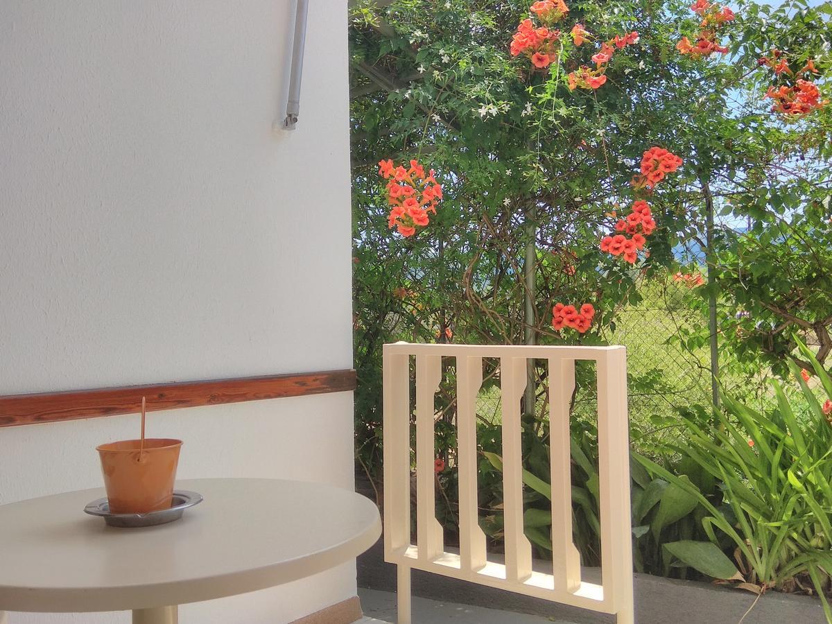 Finikas Rooms Agia Marina  Exterior foto