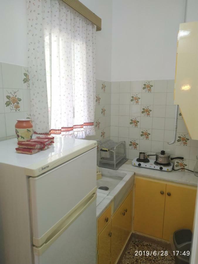 Finikas Rooms Agia Marina  Exterior foto